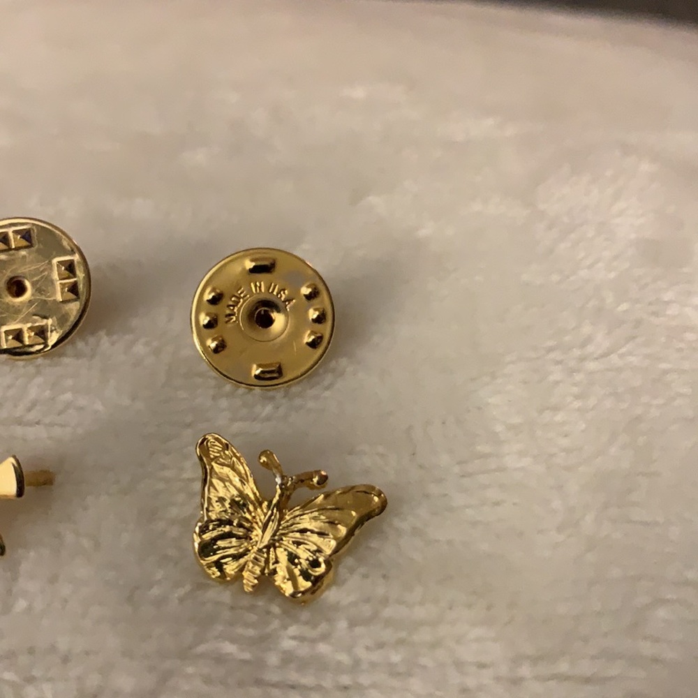 Bundle of 4 pins, cross, dove, small dove, and butterfly. All in gold tones. - Picture 5 of 8